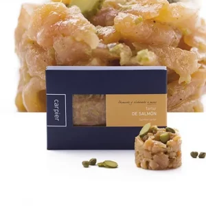 Tartar de salmón ahumado Carpier con aliño tradicional.