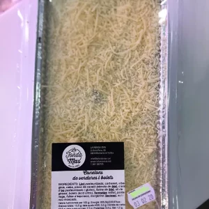 Canelones de verduras y setas gratinados al horno.